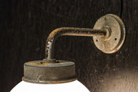 丸いシルエットの笠から優しい明りが漏れるブラケット DC8157