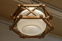 六角形の木枠が和モダンに飾る電笠 DC8159