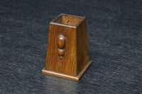 深い味わいの木製のペン立て DC8185