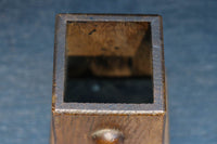 深い味わいの木製のペン立て DC8185