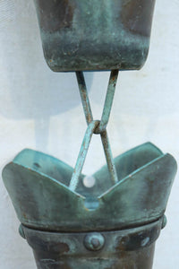 時代の風合いを纏った蕾のような鎖樋 DC8186