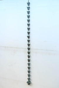 時代の風合いを纏った蕾のような鎖樋 DC8186