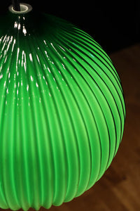 グリーンの縦縞プレス模様で落ち着いた眺めのプレスガラス電笠 DC8189