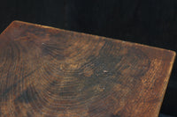 表情豊かな杢目を魅せる縦長の引き出し付き置台 DC8202