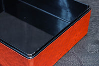 松の大木を力強く彫り描いた美しい朱漆の木箱 DC8205