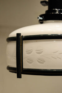 稲とトンボの透かし模様がほのかに浮かぶ電笠 DC8216