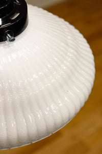 レースの様なプレス模様が可愛らしい電笠 DC8217