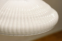 レースの様なプレス模様が可愛らしい電笠 DC8217