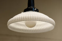 レースの様なプレス模様が可愛らしい電笠 DC8217