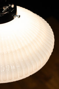 レースの様なプレス模様が可愛らしい電笠 DC8217