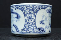 大珍品‼︎ 白抜きの唐草模様に波うさぎが映える風情ある火入れ DC8220