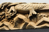 龍へと昇華する鯉の滝昇りを描いた立体彫刻が素晴らしい梁飾り DC8223ab 在庫(a:1 b:1)枚