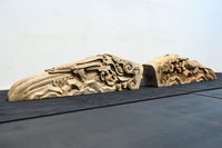 龍へと昇華する鯉の滝昇りを描いた立体彫刻が素晴らしい梁飾り DC8223ab 在庫(a:1 b:1)枚