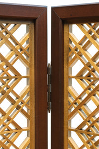 木枠内に幾何学模様をびっしり組み凛とした眺めの2つ折り衝立 DC8231