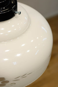 上品な透かし模様が浮かぶ電笠 DC8271