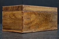 穏やかな流れの杢目で風情溢れる小物入れ DC8252