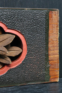 立体感のある彫刻が見栄えのする彫刻飾り DC8257abc 在庫(a:1 b:1 c:1)個