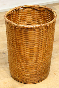 綺麗な艶色をした円柱型の編みカゴ DC8265