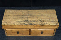 古色を帯びた木地色の蓋付きの木箱 DC8278