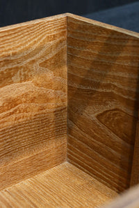 穏やかな杢目模様の持ち手付き炭入れ DC8289