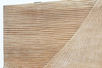 削り模様に昇り龍の絵柄が浮かぶ上品な木彫りの一枚絵 DC8332