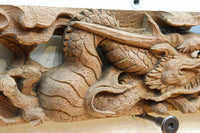 2体の龍の威厳ある姿を描く彫刻梁飾り DC8334