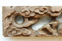 2体の龍の威厳ある姿を描く彫刻梁飾り DC8334