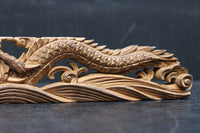 雄々しい龍を描いた彫刻飾り DC8352