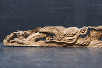 雄々しい龍を描いた彫刻飾り DC8352