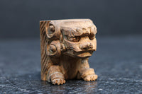 勇ましい表情に味わいが滲み出た小さな獅子の彫刻飾り DC8361 在庫4個