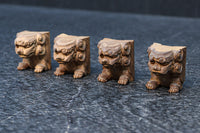 勇ましい表情に味わいが滲み出た小さな獅子の彫刻飾り DC8361 在庫4個