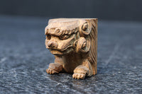 勇ましい表情に味わいが滲み出た小さな獅子の彫刻飾り DC8361 在庫4個