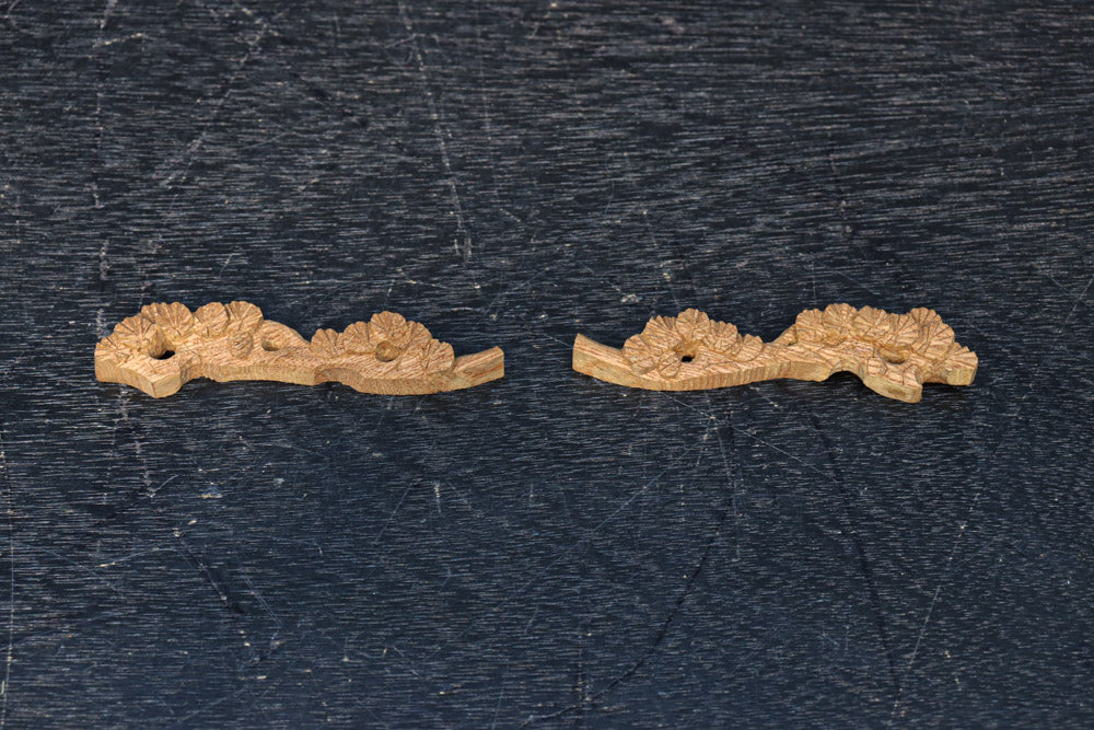 極小!! 小さなサイズに立派な松の木を描いた彫刻飾りセット DC8363