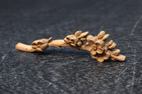 極小!! 可愛らしい梅の花が咲くとても小さな彫刻飾りセット DC8364 在庫2個一組