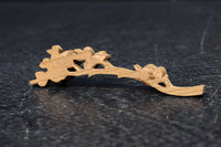 極小!! 可愛らしい梅の花が咲くとても小さな彫刻飾りセット DC8364 在庫2個一組