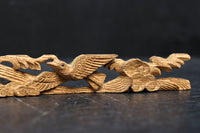 荒波を飛翔する波千鳥を描いた小さな彫刻飾り DC8368ab 在庫(a:1 b:1)枚