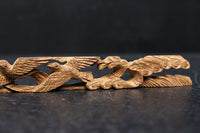 荒波を飛翔する波千鳥を描いた小さな彫刻飾り DC8368ab 在庫(a:1 b:1)枚