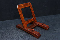 どっしりとした構えの大型皿立て DC8384