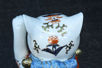 ちょこんと座る姿が可愛らしい招き猫 DC8388