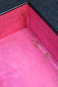 2羽の鶴が戯れる絵柄で上品な面持ちの蒔絵木箱 DC8389