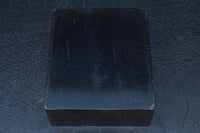 2羽の鶴が戯れる絵柄で上品な面持ちの蒔絵木箱 DC8389