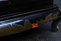 人物を描いた絵柄で上品な趣きある置台 DC8410