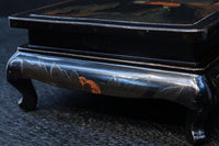 人物を描いた絵柄で上品な趣きある置台 DC8410