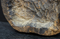 古色の風合いで味わいある木彫りの小さな鬼の面 DC8417