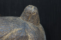 古色の風合いで味わいある木彫りの小さな鬼の面 DC8417