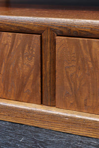 艶やかな風合いに美しい杢目が浮かぶ上品な置台 DC8426