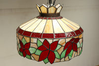 赤い花模様が引き立つ色鮮やかなステンドグラスのシャンデリア DC8438