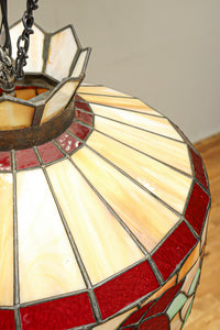 赤い花模様が引き立つ色鮮やかなステンドグラスのシャンデリア DC8438