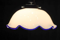 ブルーの縁取りをしたフリルが可愛い深型の電笠 D8443