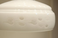 可愛らしい葉柄の透かし模様で風情ある電笠 DC8448